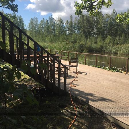 Lomamokki 25 Km Turusta Hotel Masku Екстериор снимка