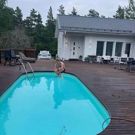 Lomamokki 25 Km Turusta Hotel Masku Екстериор снимка